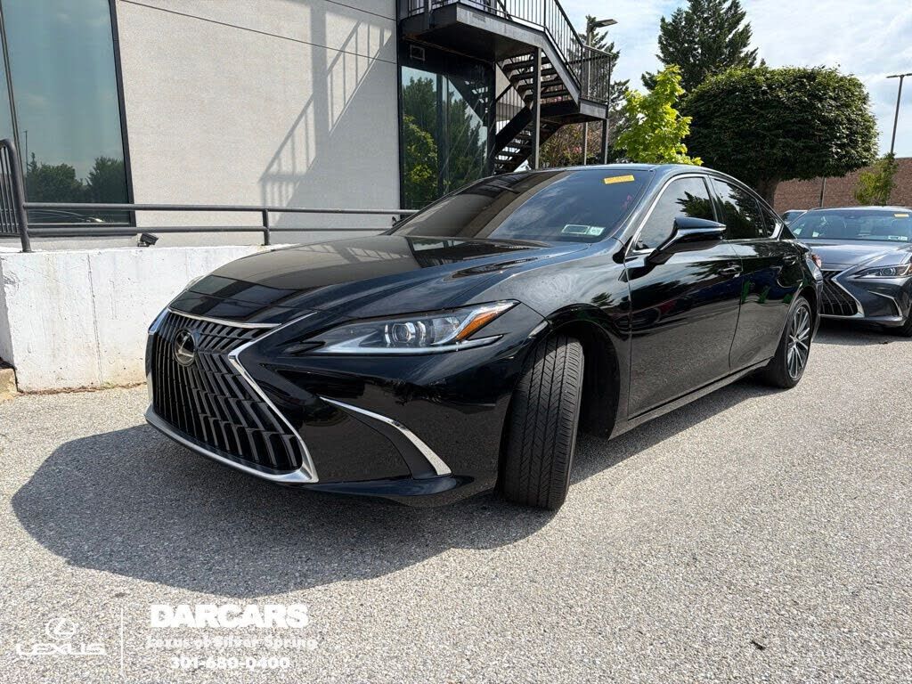 2023 LEXUS ES