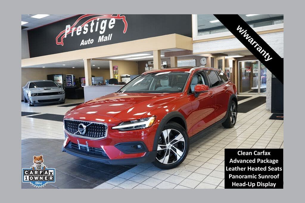 2022 VOLVO V60CC