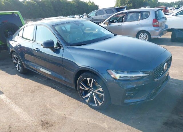 2024 VOLVO S60