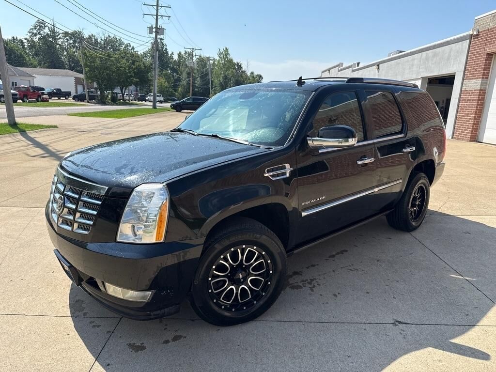 2011 CADILLAC Escalade
