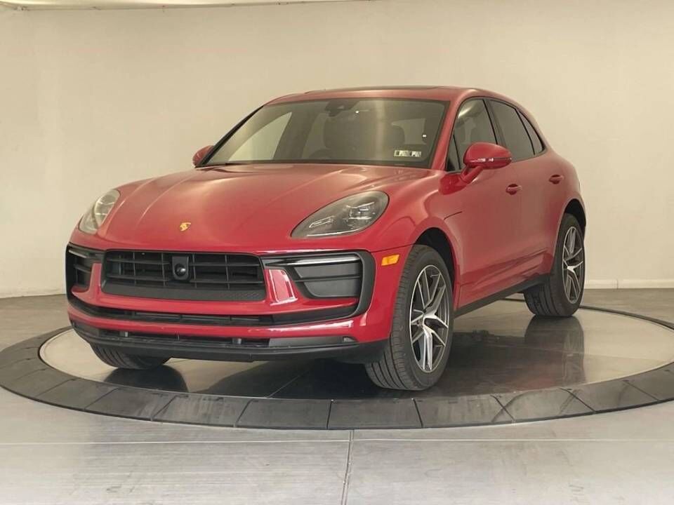 2025 PORSCHE Macan