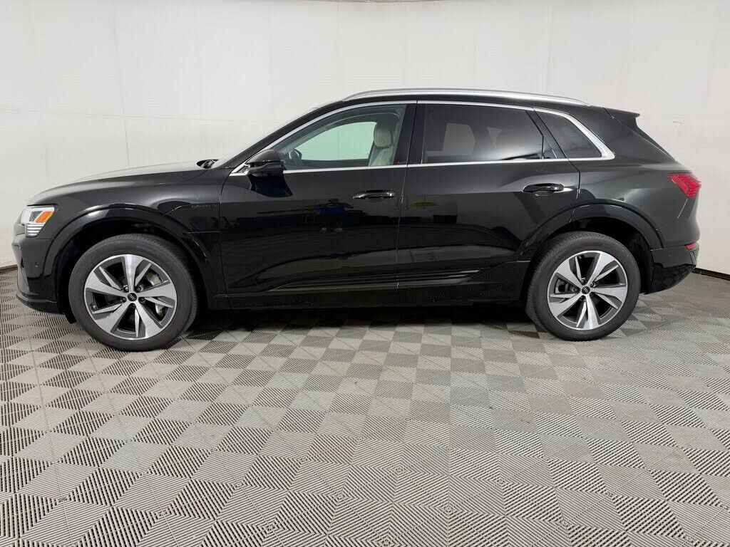 2024 Audi Q8