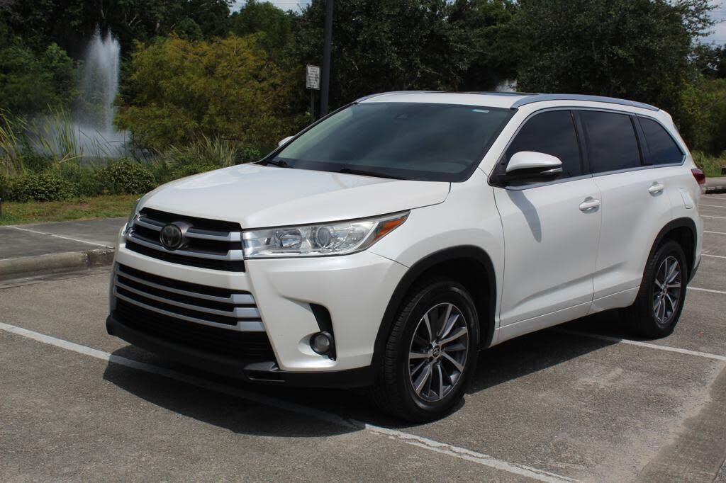 2017 TOYOTA Highlander