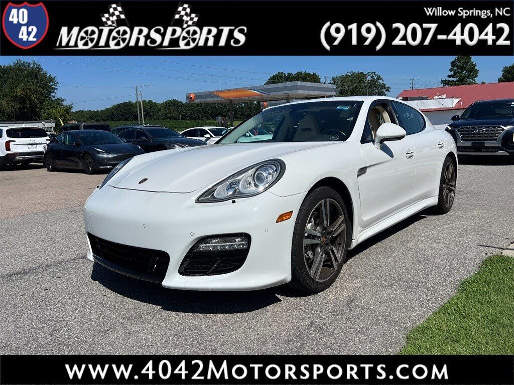 2013 PORSCHE Panamera