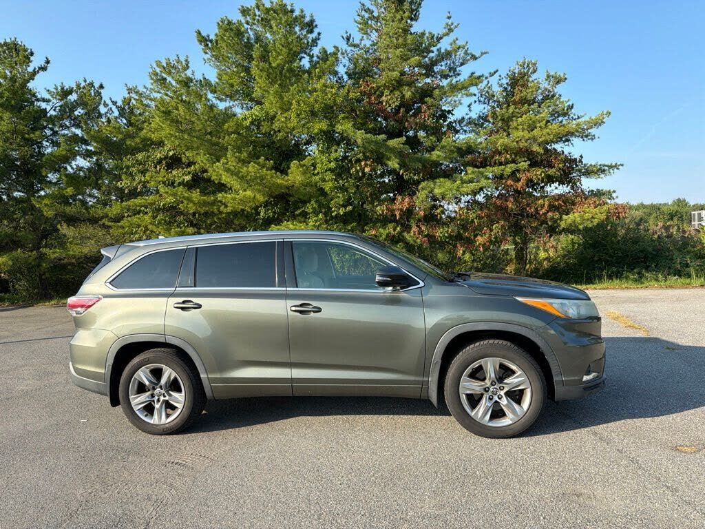 2016 TOYOTA Highlander