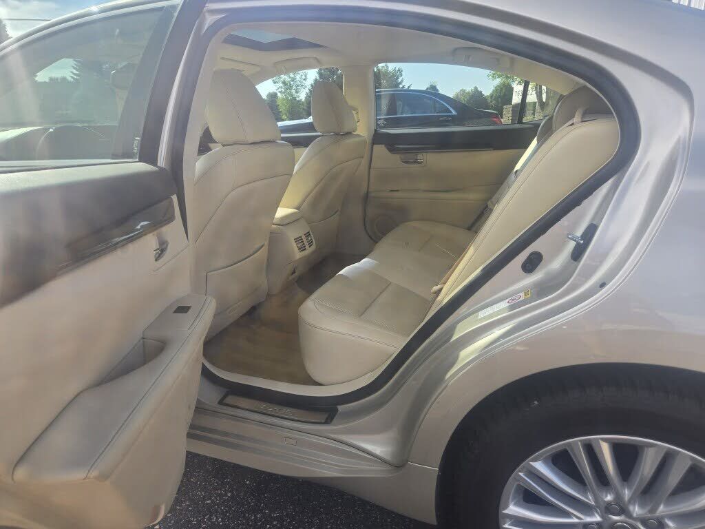 2013 LEXUS ES
