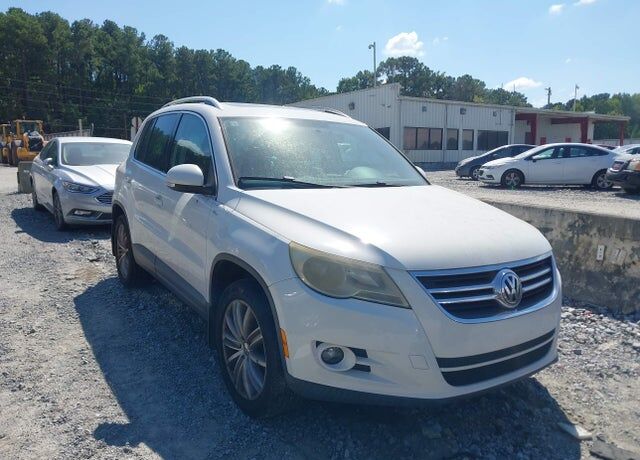 2010 VOLKSWAGEN Tiguan