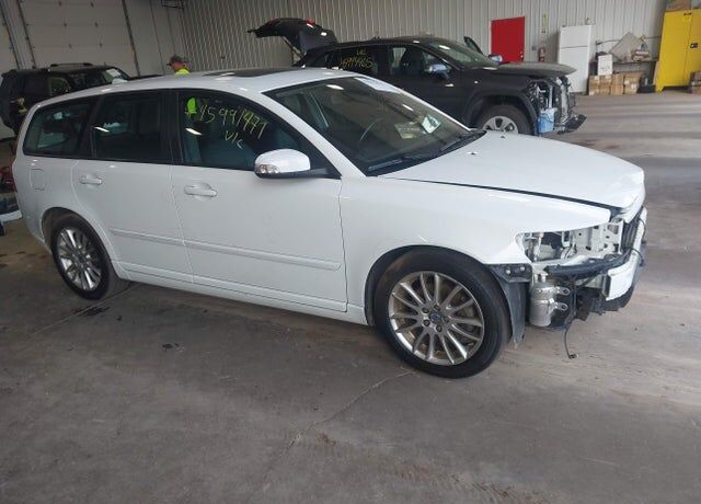 2009 VOLVO V50