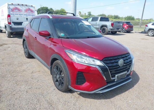 2021 NISSAN Kicks