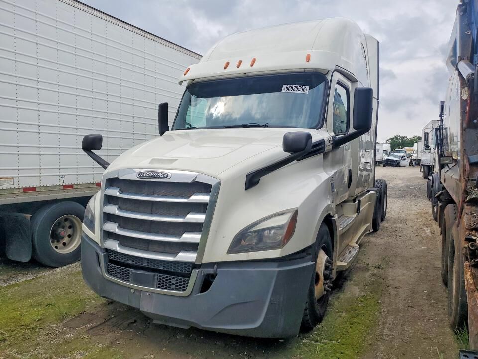 2018 FREIGHTLINER New Cascadia 126" Sleepercab