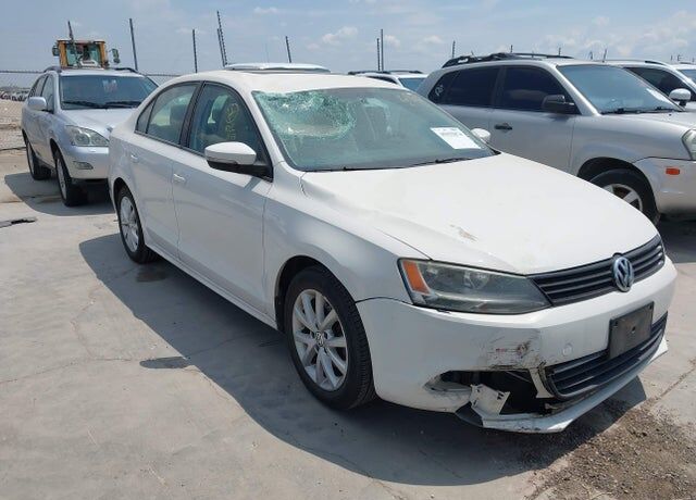 2011 VOLKSWAGEN Jetta