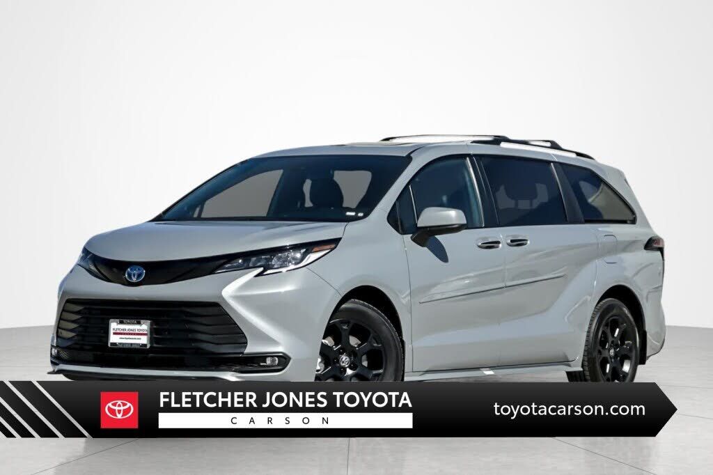 2025 TOYOTA Sienna