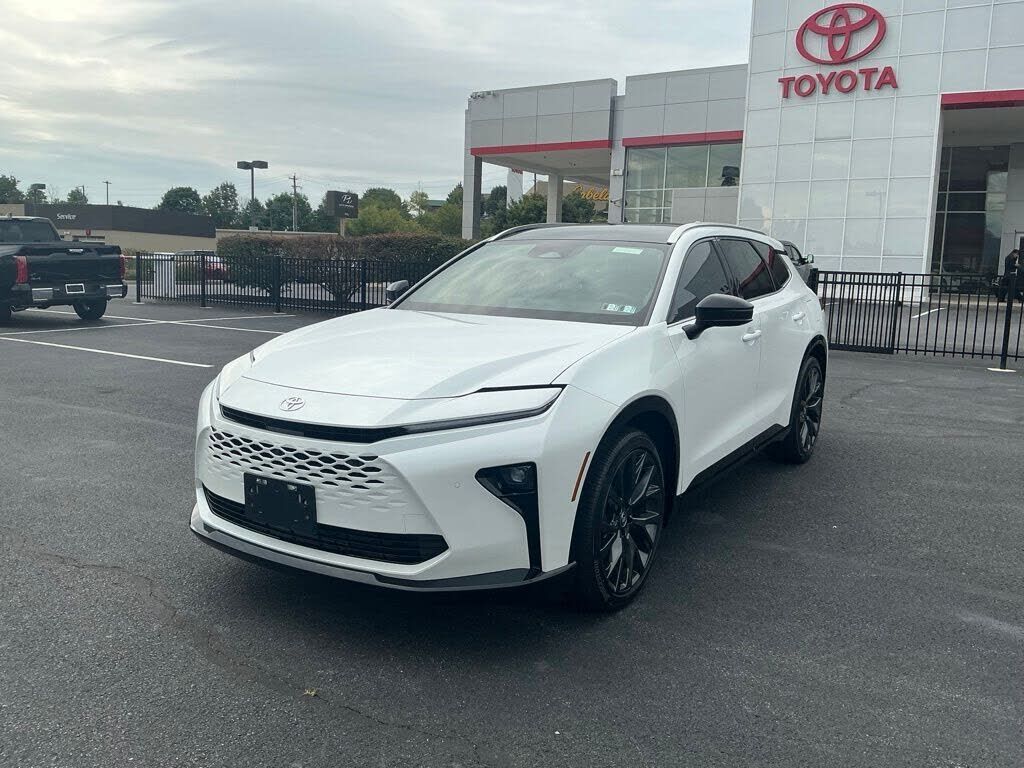2026 TOYOTA Crown Signia