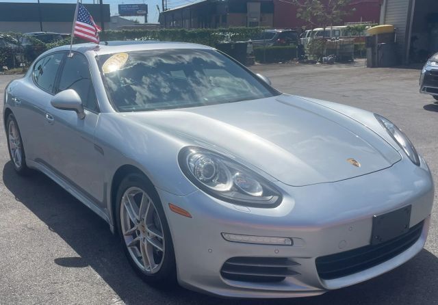 2015 PORSCHE Panamera