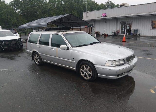 1998 VOLVO V70