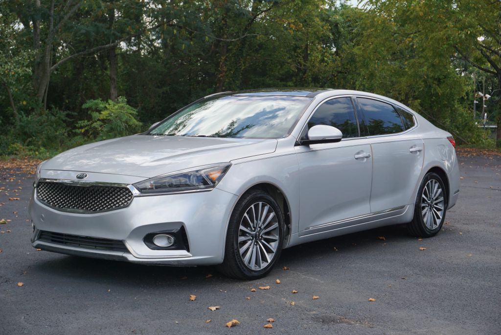 2017 KIA Cadenza