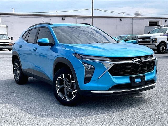 2025 CHEVROLET Trax