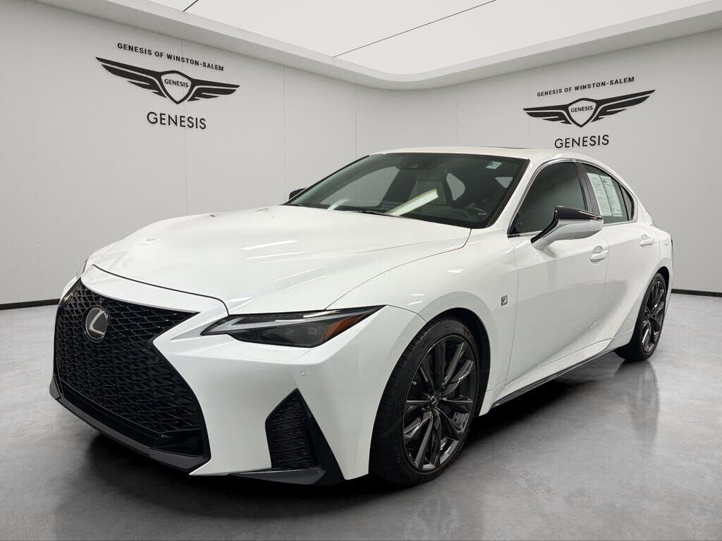 2022 LEXUS IS