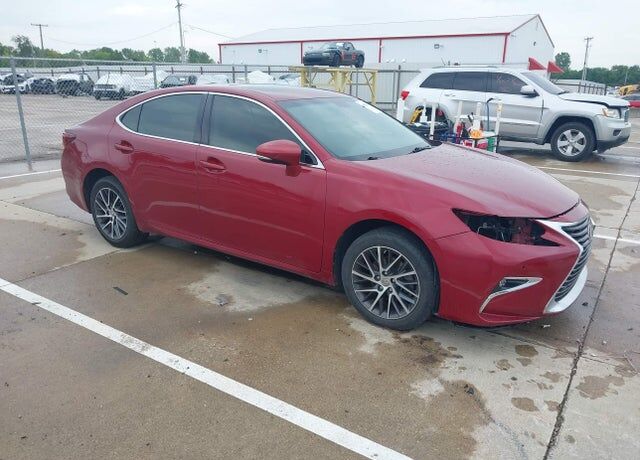2016 LEXUS ES