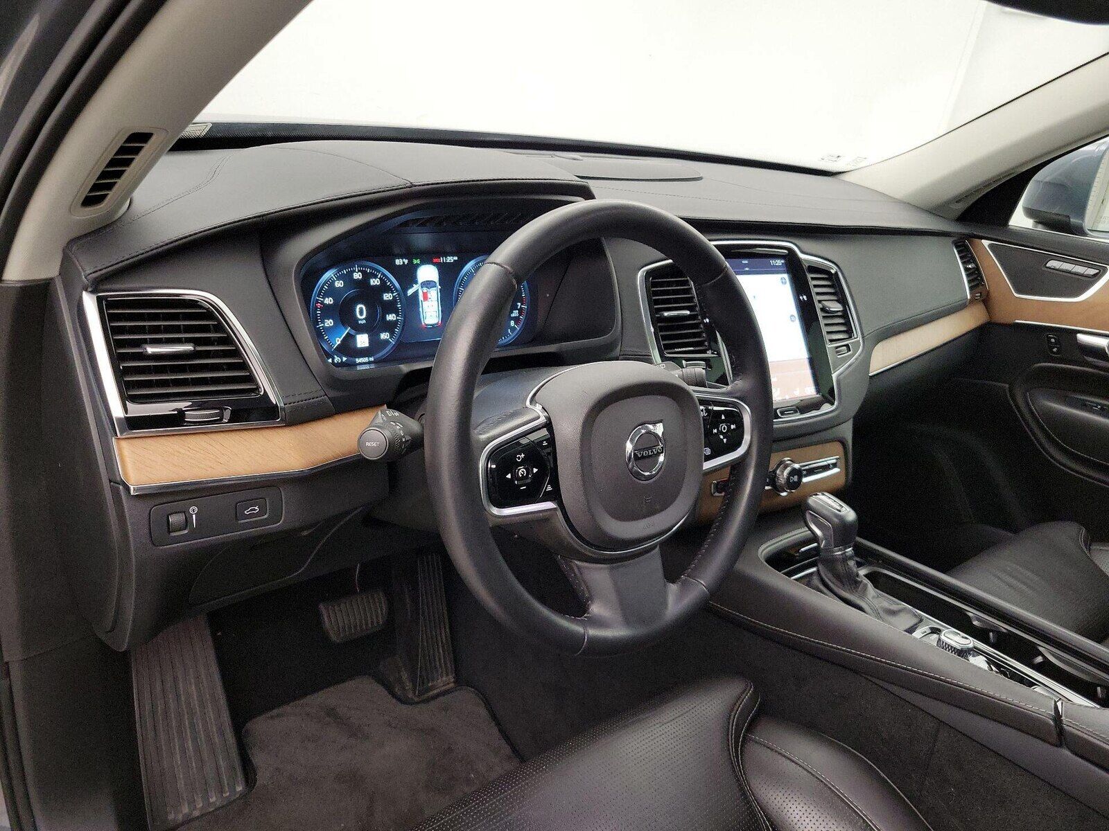2016 VOLVO XC90