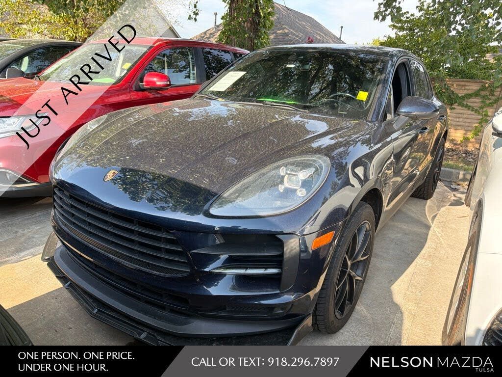 2020 PORSCHE Macan