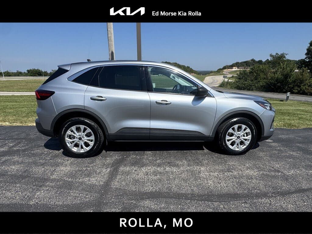 2024 FORD Escape