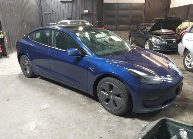 2022 TESLA Model 3