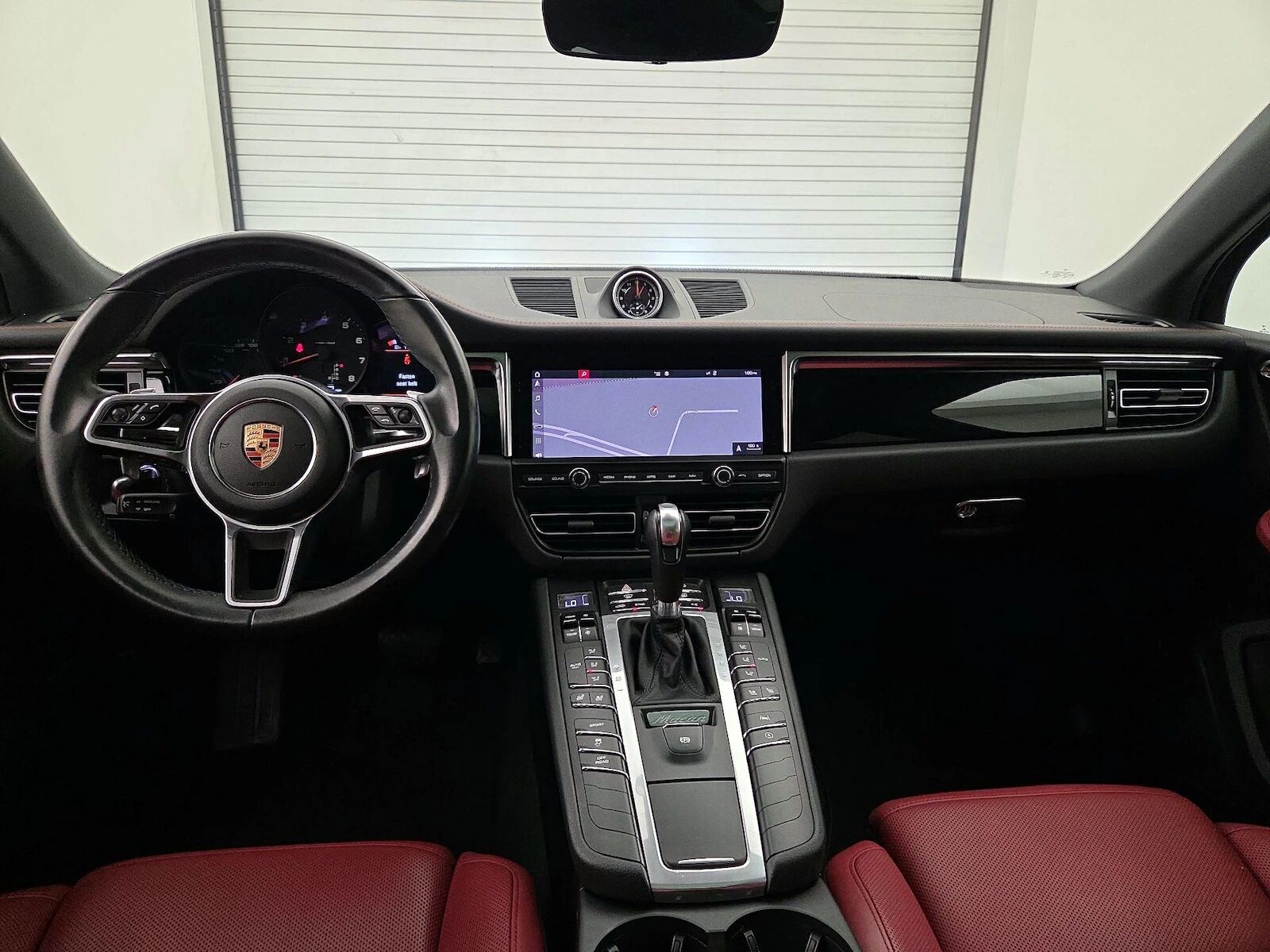 2019 PORSCHE Macan