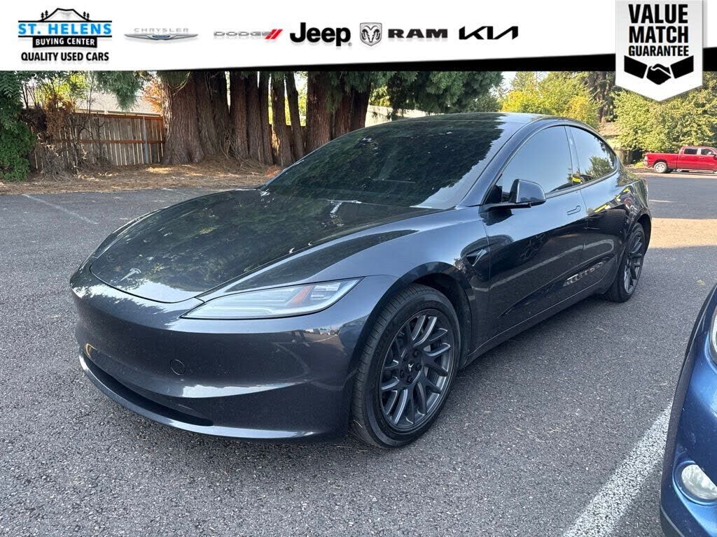 2025 TESLA Model 3