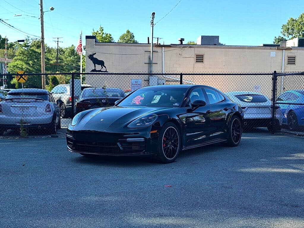 2019 PORSCHE Panamera