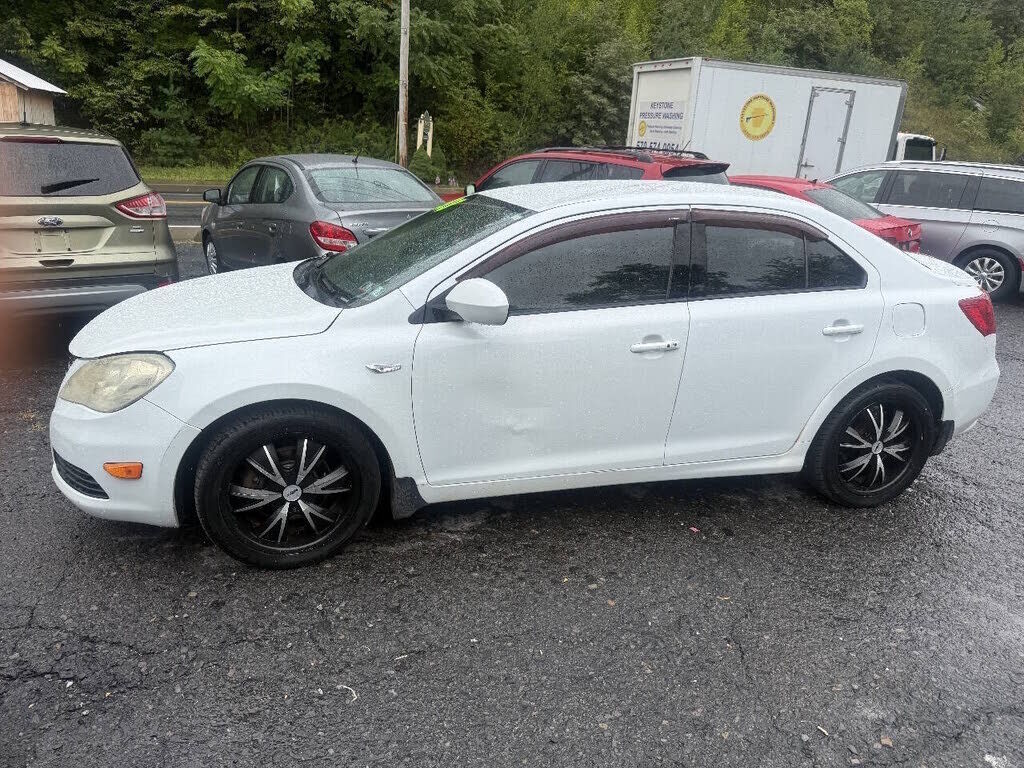 2011 SUZUKI Kizashi