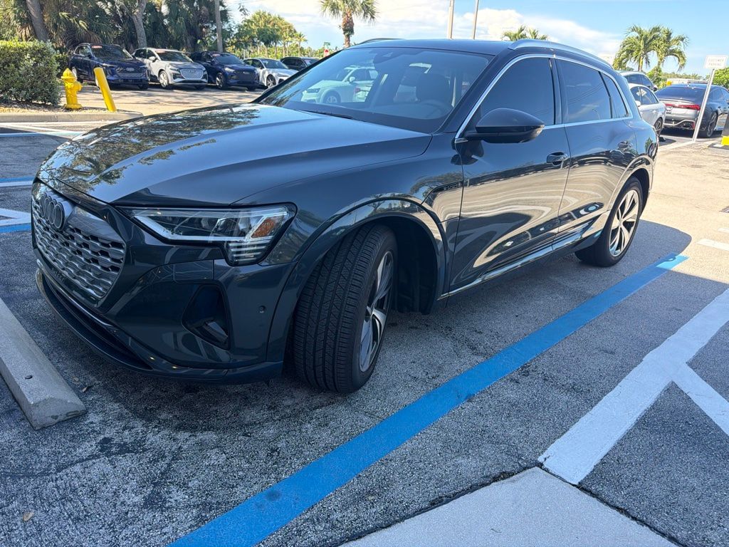 2024 Audi Q8