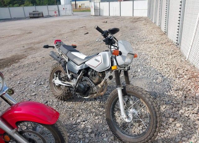 2025 YAMAHA TW200