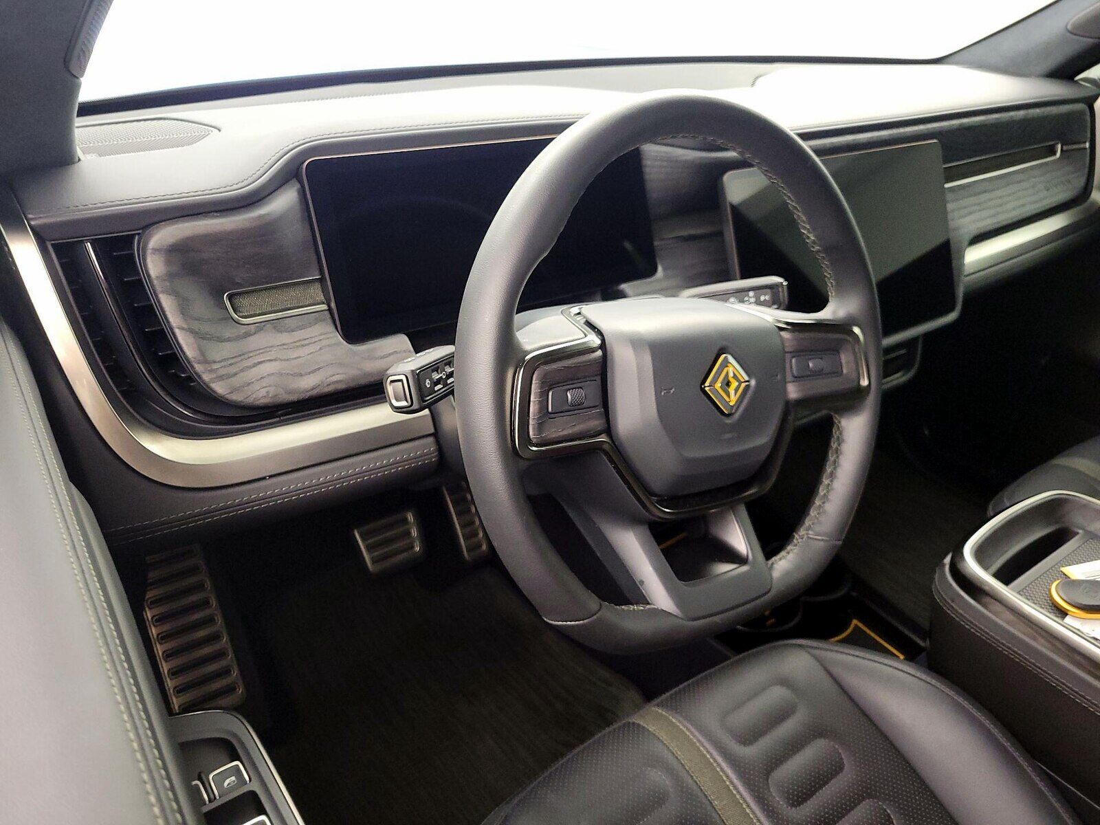 2023 RIVIAN R1T