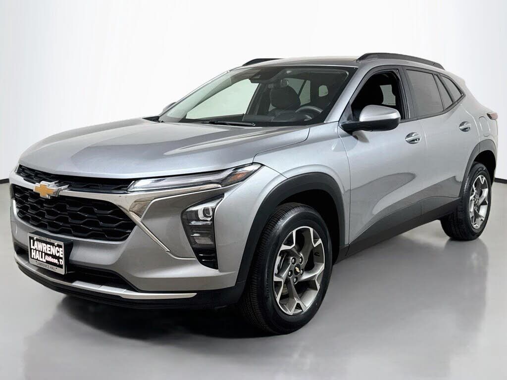2025 CHEVROLET Trax