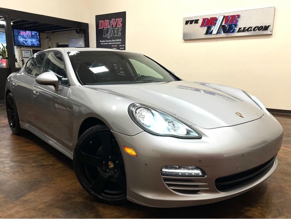 2011 PORSCHE Panamera