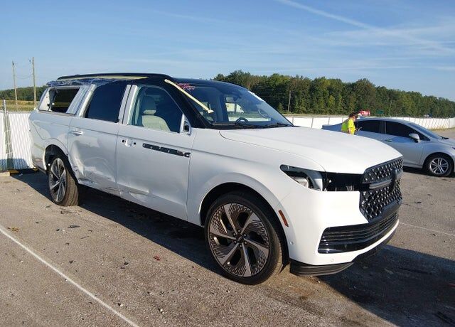 2025 LINCOLN Navigator L