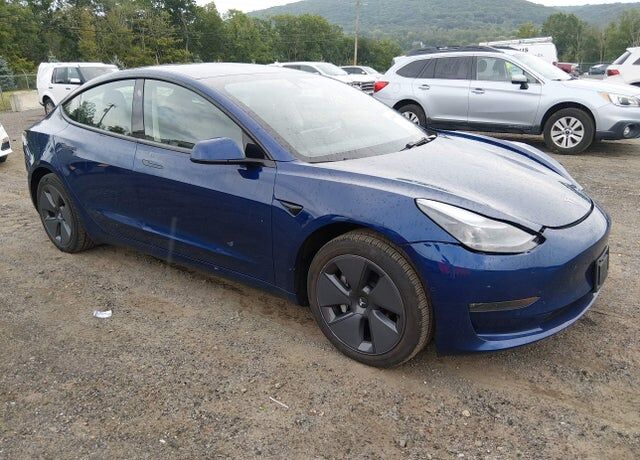 2022 TESLA Model 3
