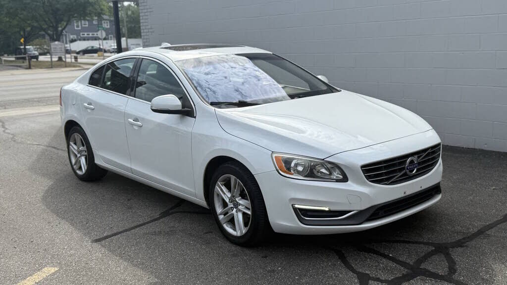 2015 VOLVO S60