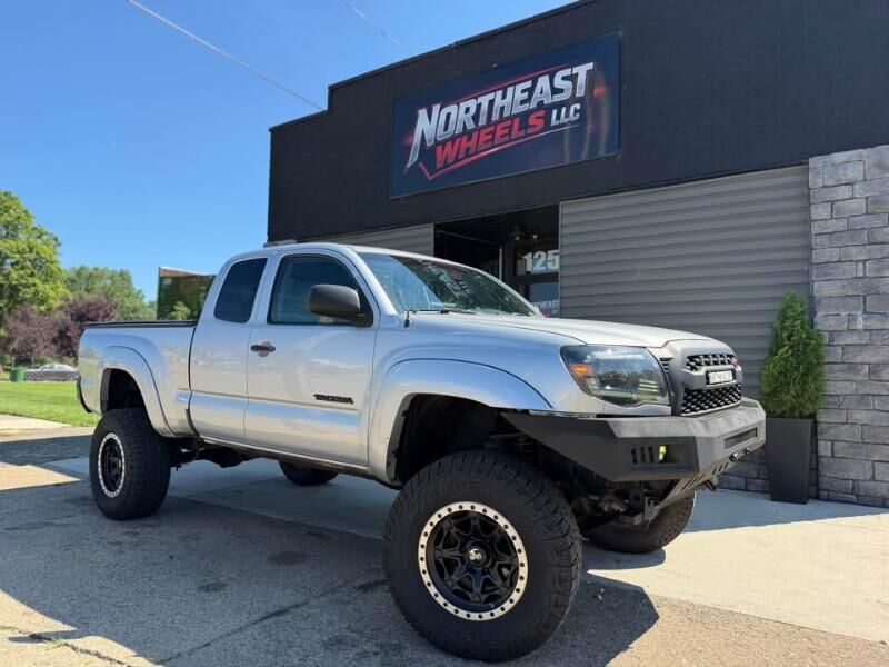 2011 TOYOTA Tacoma