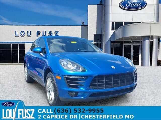 2017 PORSCHE Macan