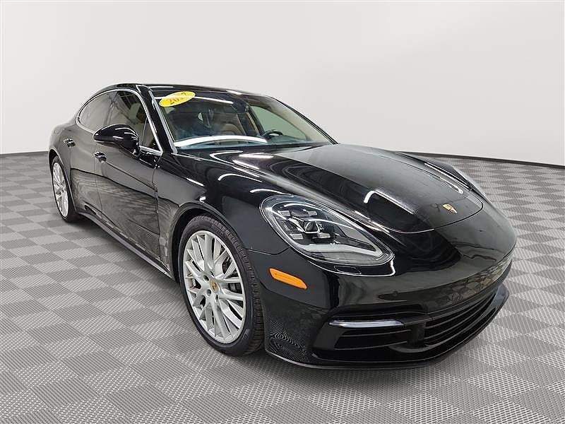 2017 PORSCHE Panamera