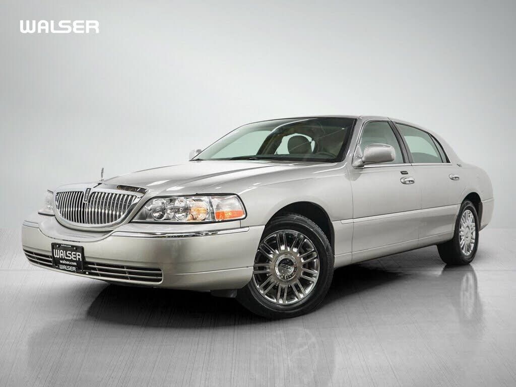 2006 LINCOLN Town Car