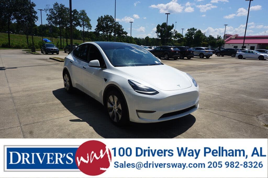 2024 TESLA Model Y