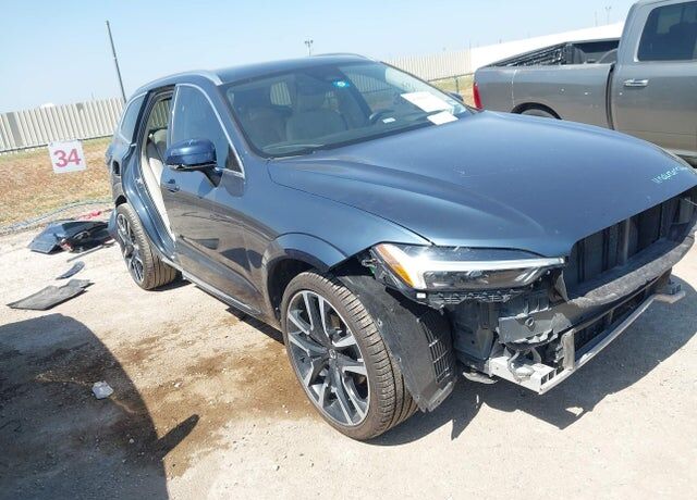 2022 VOLVO XC60