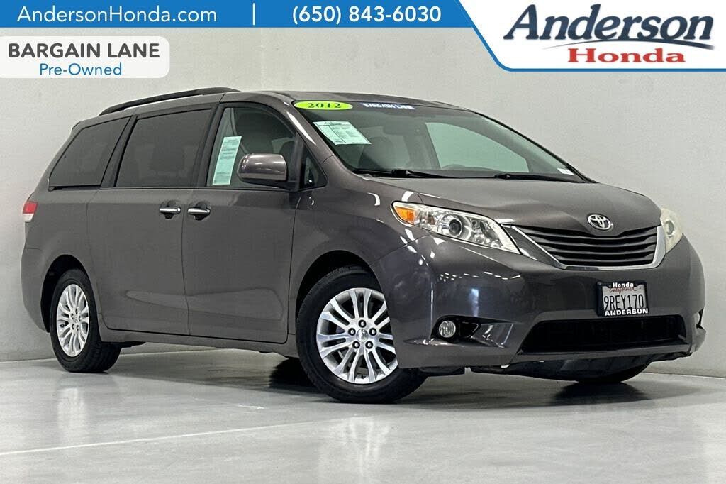 2012 TOYOTA Sienna