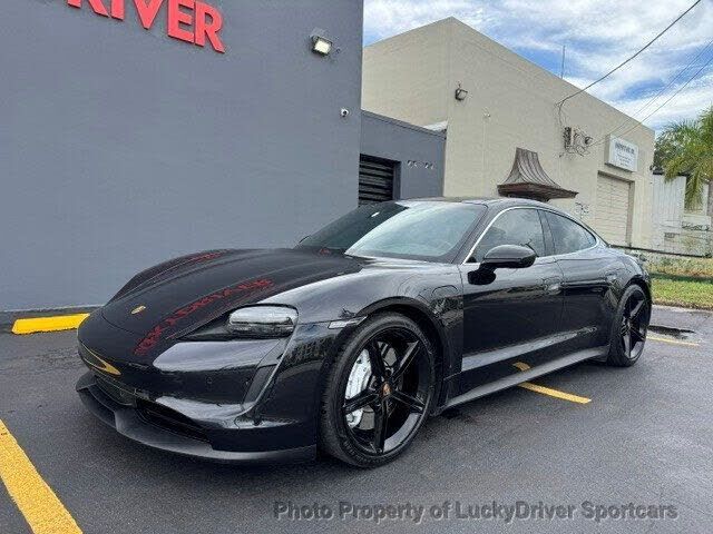 2023 PORSCHE Taycan