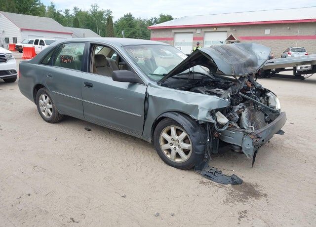 2002 TOYOTA Avalon