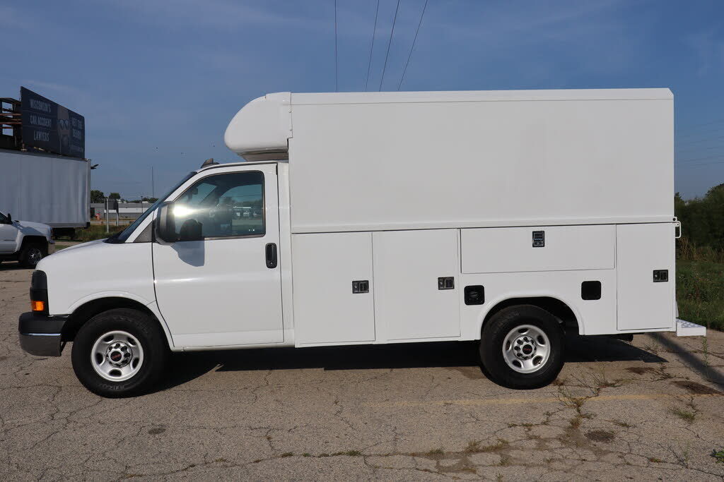 2023 GMC Savana