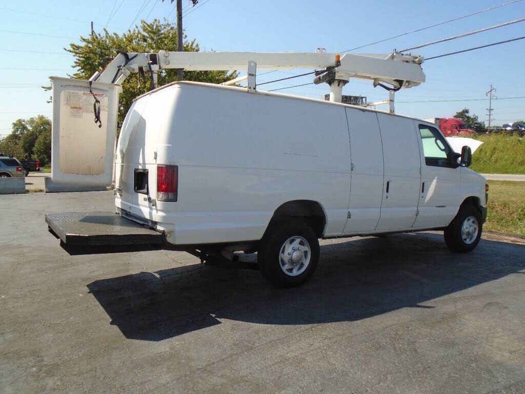 2011 FORD E-350